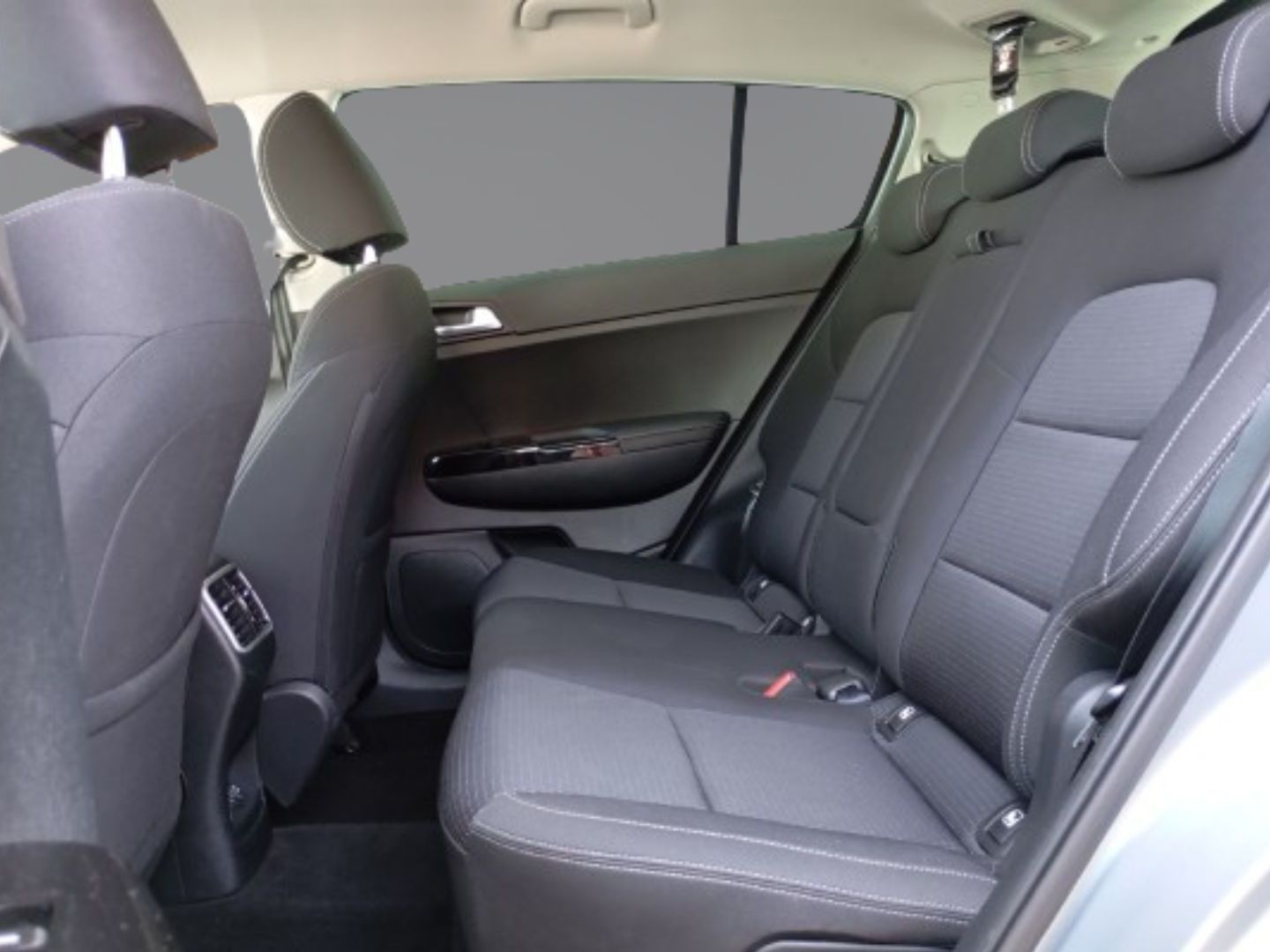 Kia Sportage 1.6 MHEV Black Edition 100 kW (136 CV)