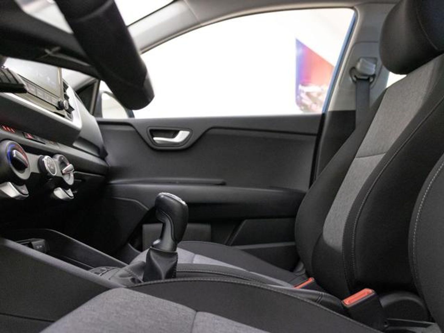 Kia Stonic 1.0 T-GDi MHEV MT Concept 74 kW (100 CV)