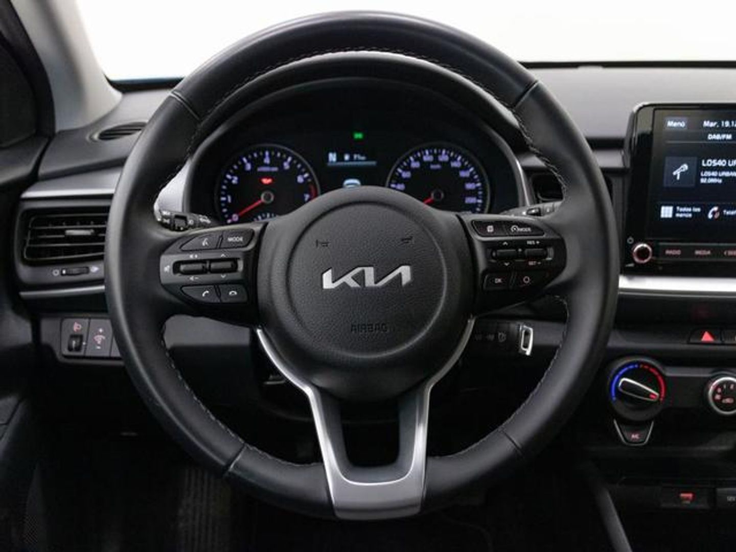 Kia Stonic 1.0 T-GDi MHEV MT Concept 74 kW (100 CV)