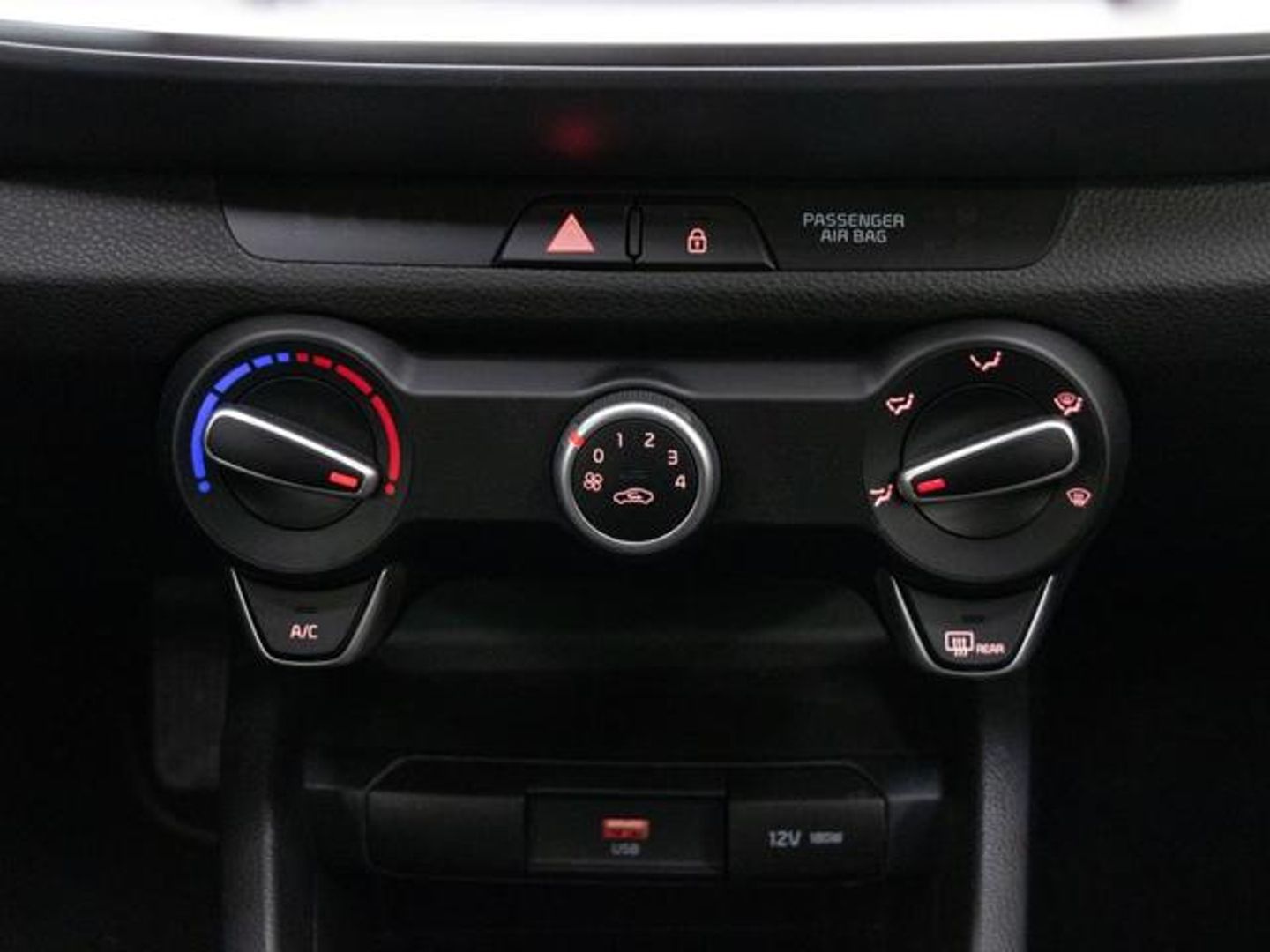 Kia Stonic 1.0 T-GDi MHEV MT Concept 74 kW (100 CV)