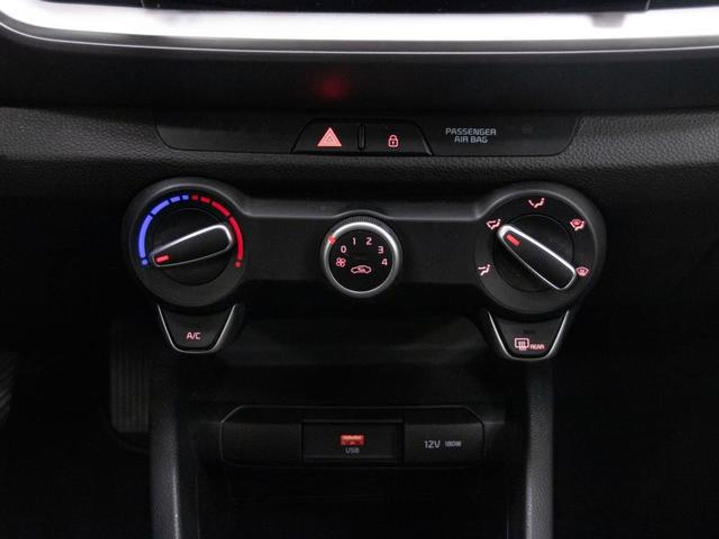Kia Stonic 1.0 T-GDi MHEV MT Concept 74 kW (100 CV)