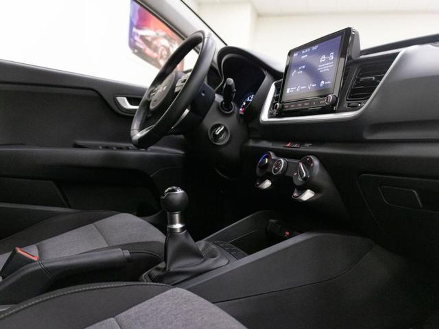 Kia Stonic 1.0 T-GDi MHEV MT Concept 74 kW (100 CV)