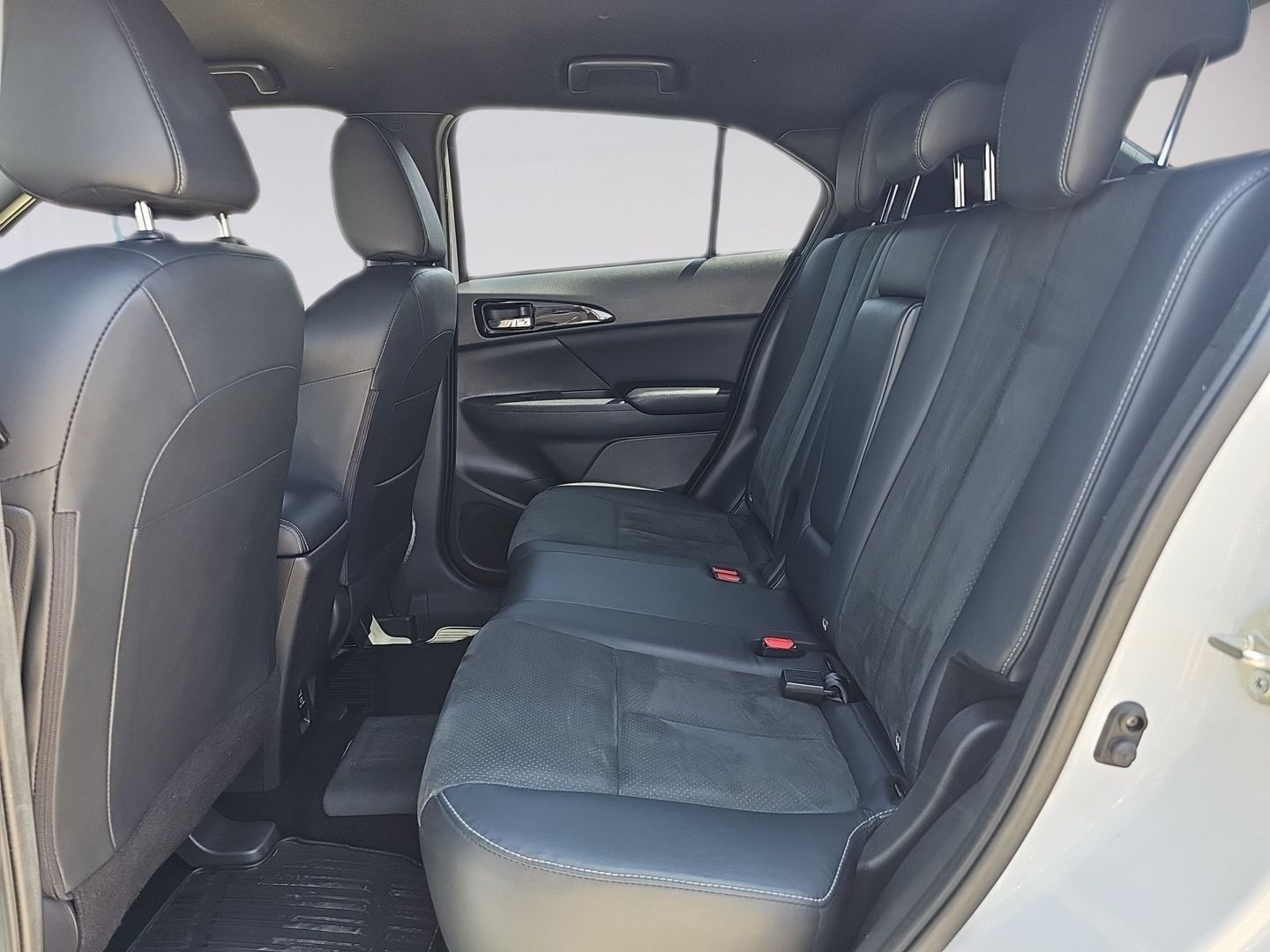 Mitsubishi Eclipse Cross 2.4 PHEV Kaiteki 4WD Auto 138 kW (188 CV)