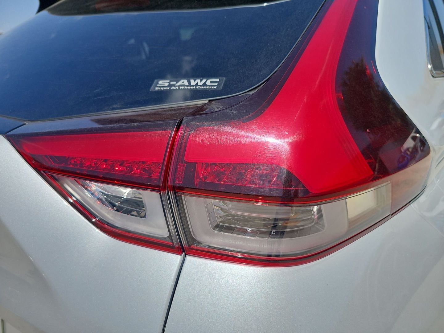 Mitsubishi Eclipse Cross 2.4 PHEV Kaiteki 4WD Auto 138 kW (188 CV)