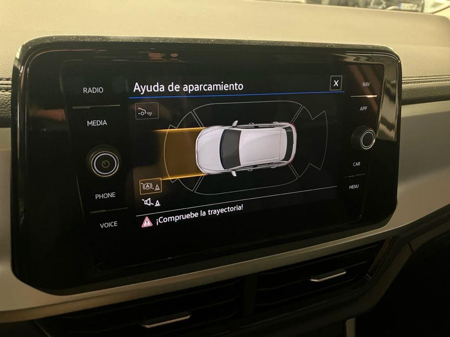 Volkswagen T-Roc ``Más`` Dark 1.0 TSI 85 kW (115 CV)