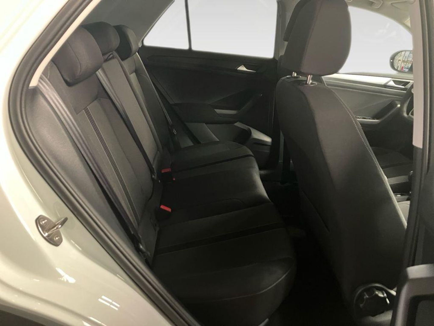 Volkswagen T-Roc ``Más`` Dark 1.0 TSI 85 kW (115 CV)