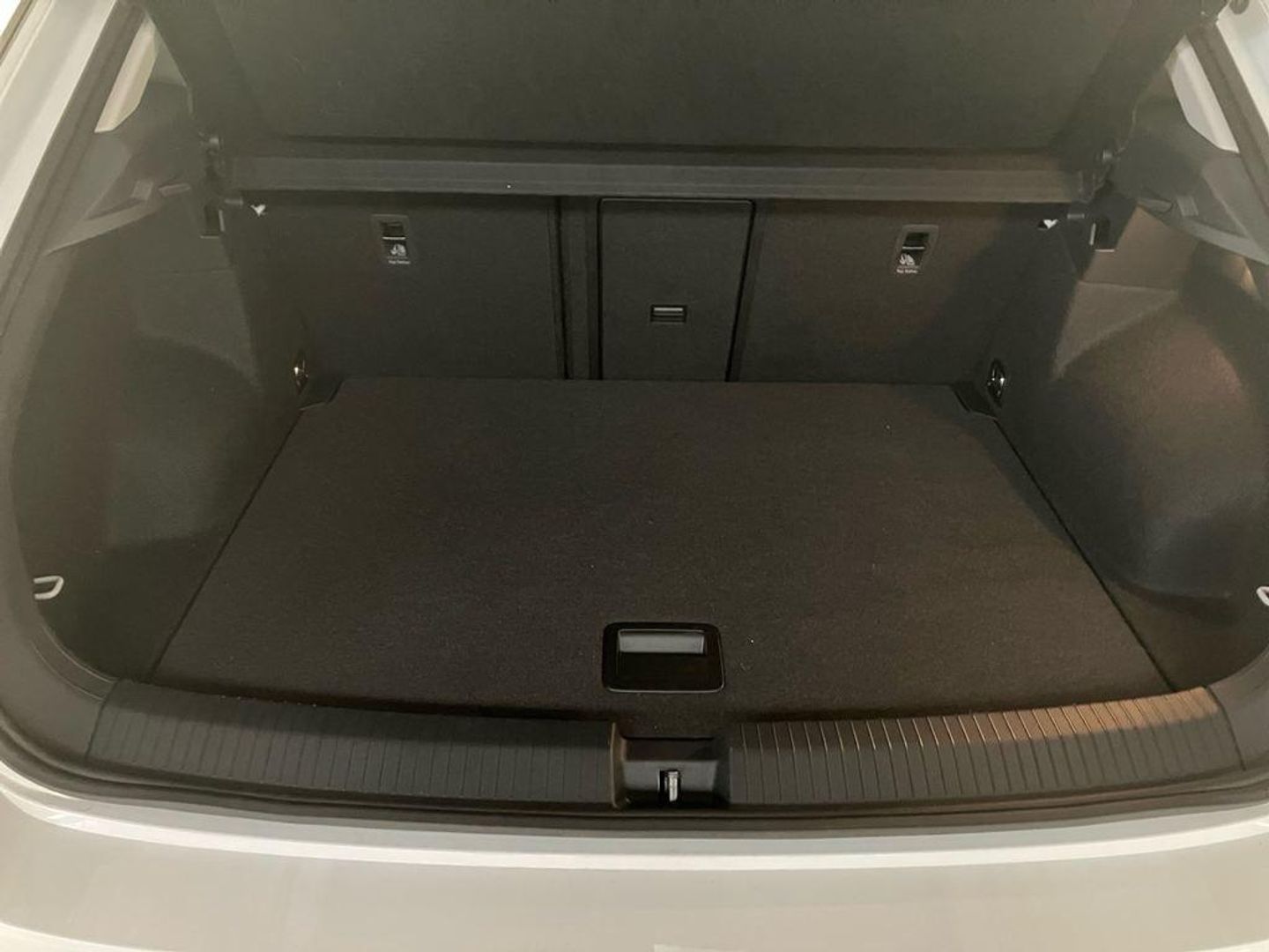 Volkswagen T-Roc ``Más`` Dark 1.0 TSI 85 kW (115 CV)