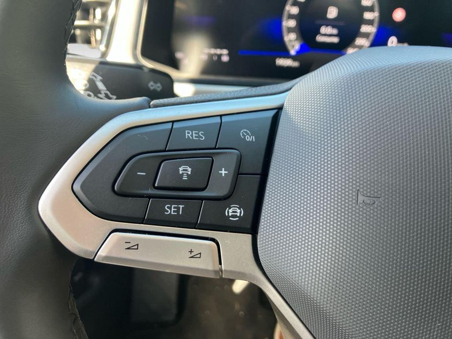 Volkswagen T-Roc ``Más`` Dark 1.0 TSI 85 kW (115 CV)