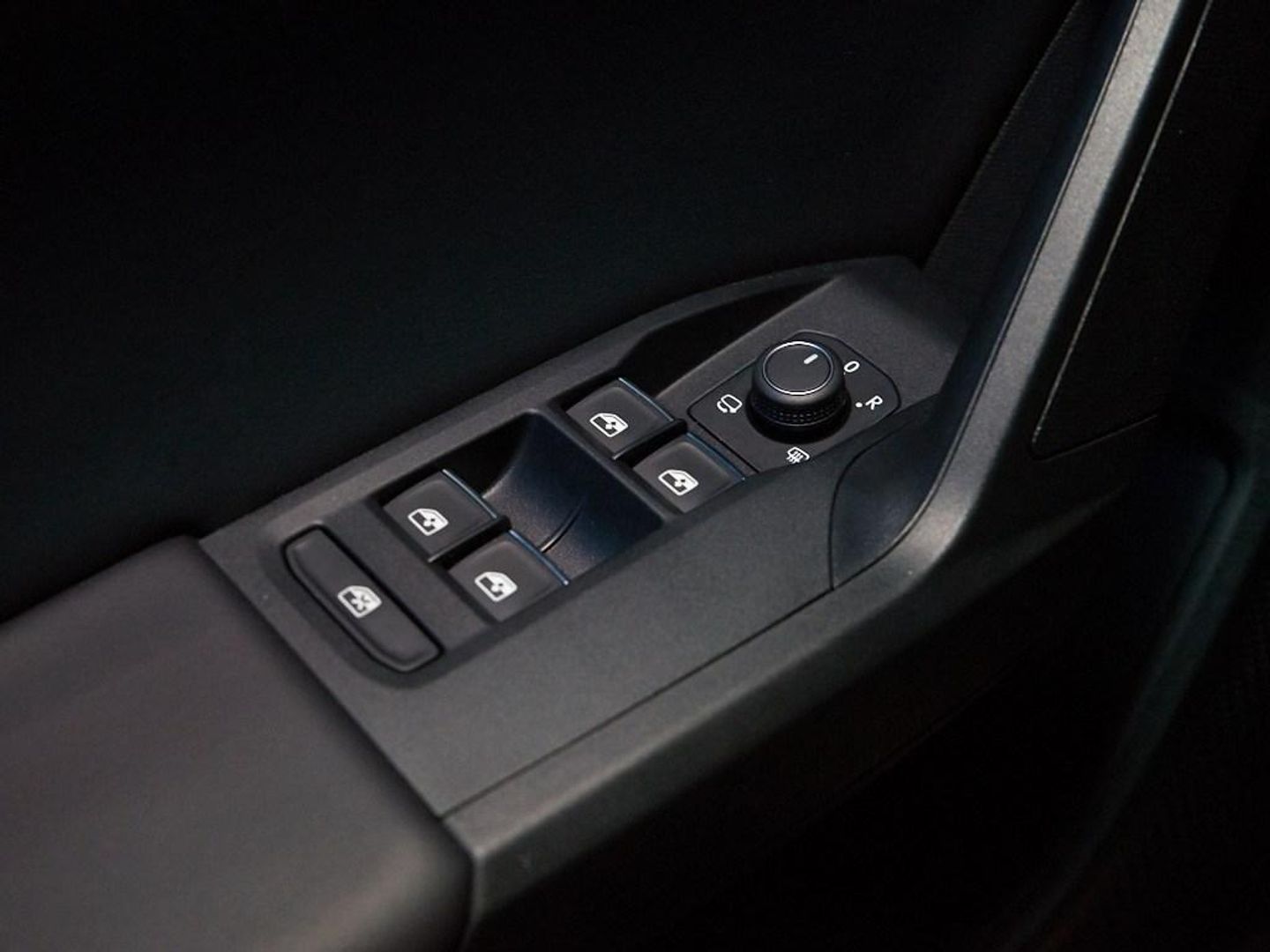 SEAT León 1.5 eTSI S&S FR Launch Pack L DSG 110 kW (150 CV)