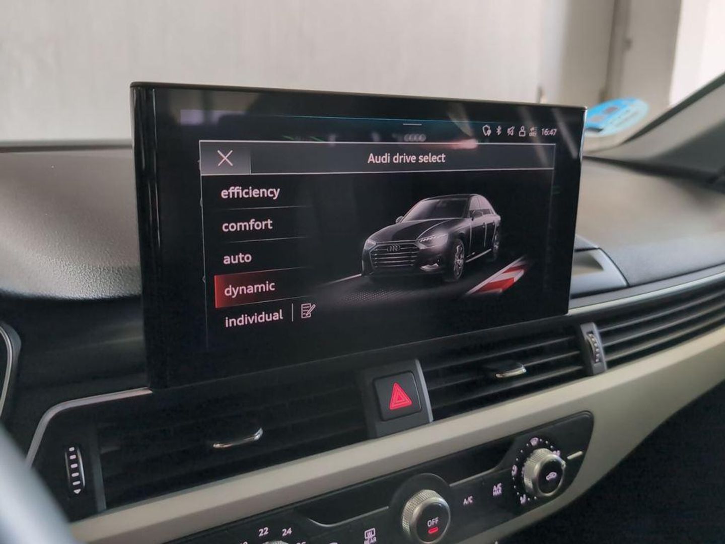 Audi A4 Advanced 30 TDI 100 kW (136 CV) S tronic
