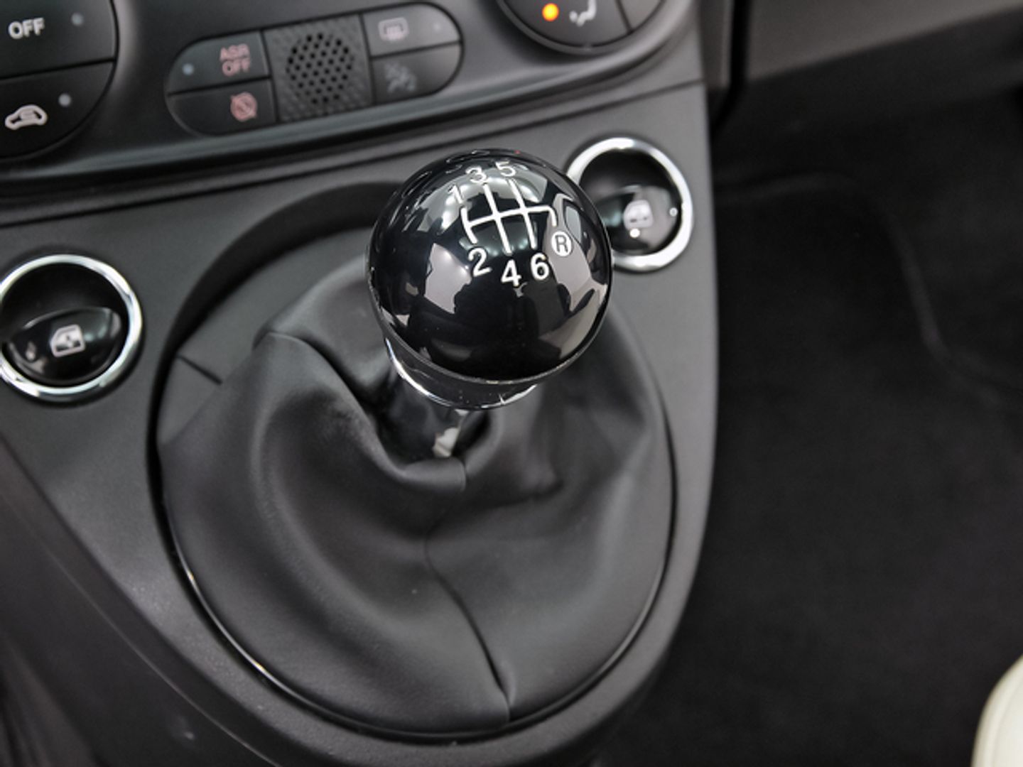 Fiat 500C 1.0 Hybrid Dolcevita 51 kW (70 CV)
