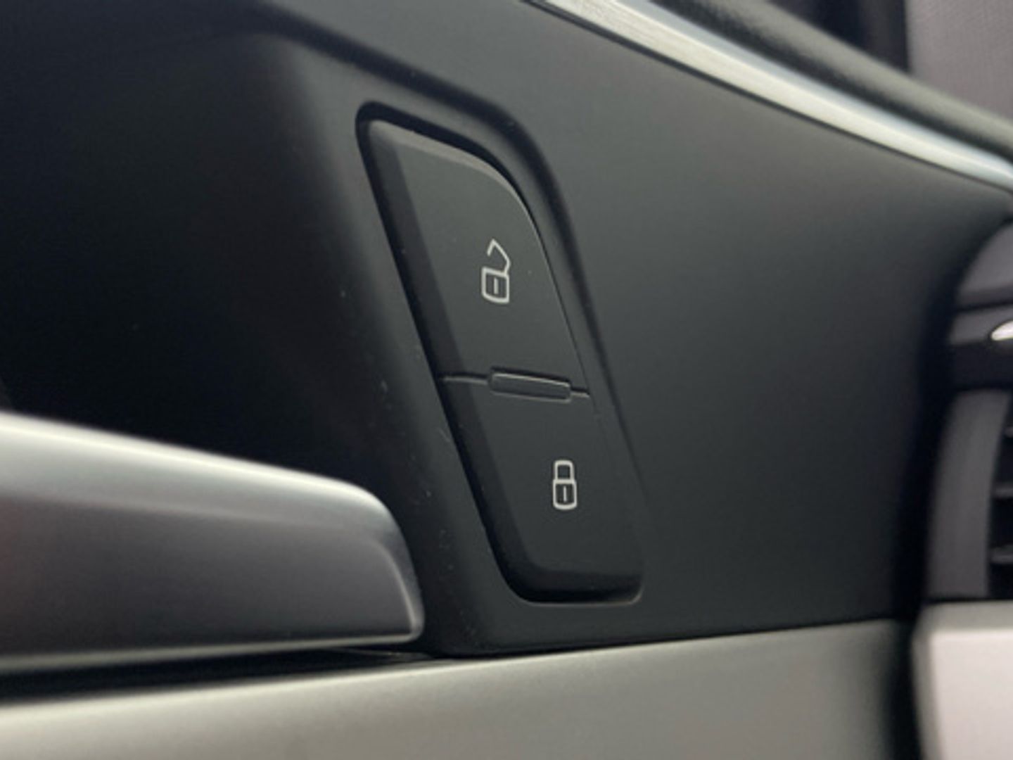 Audi A4 Advanced 30 TDI 100 kW (136 CV) S tronic