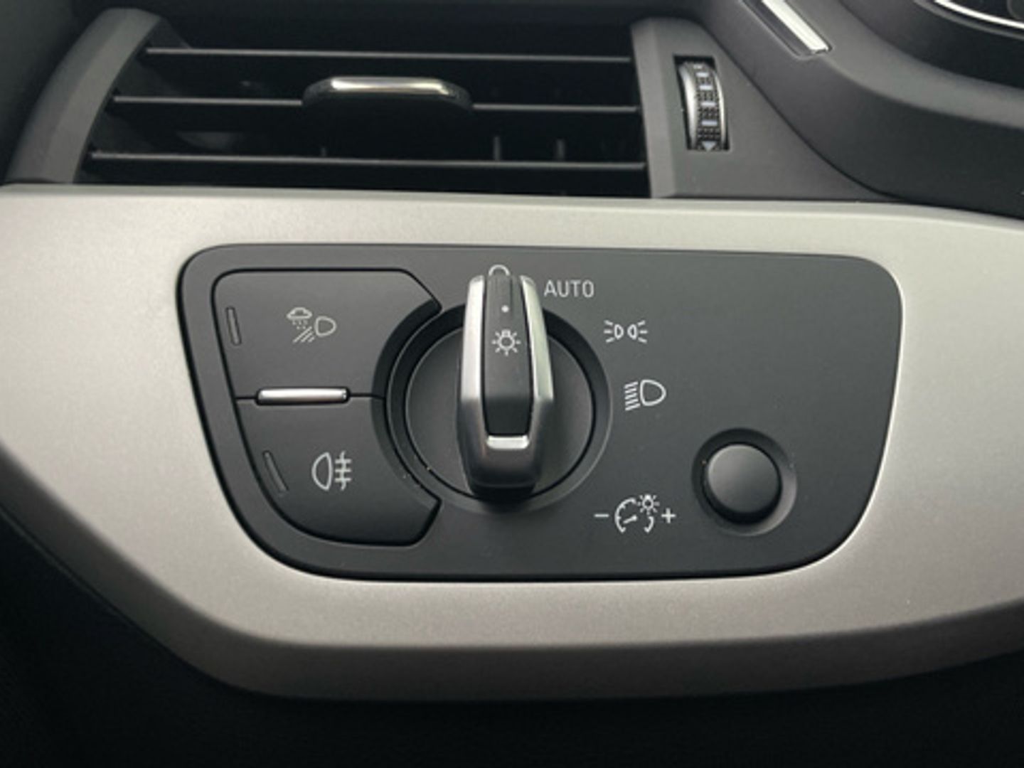 Audi A4 Advanced 30 TDI 100 kW (136 CV) S tronic