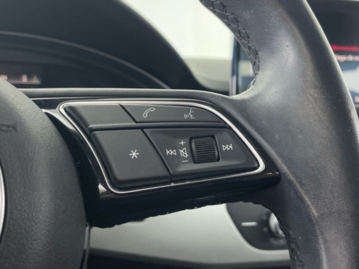 Audi A4 Advanced 30 TDI 100 kW (136 CV) S tronic