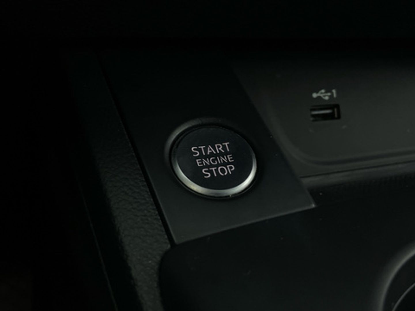 Audi A4 Advanced 30 TDI 100 kW (136 CV) S tronic