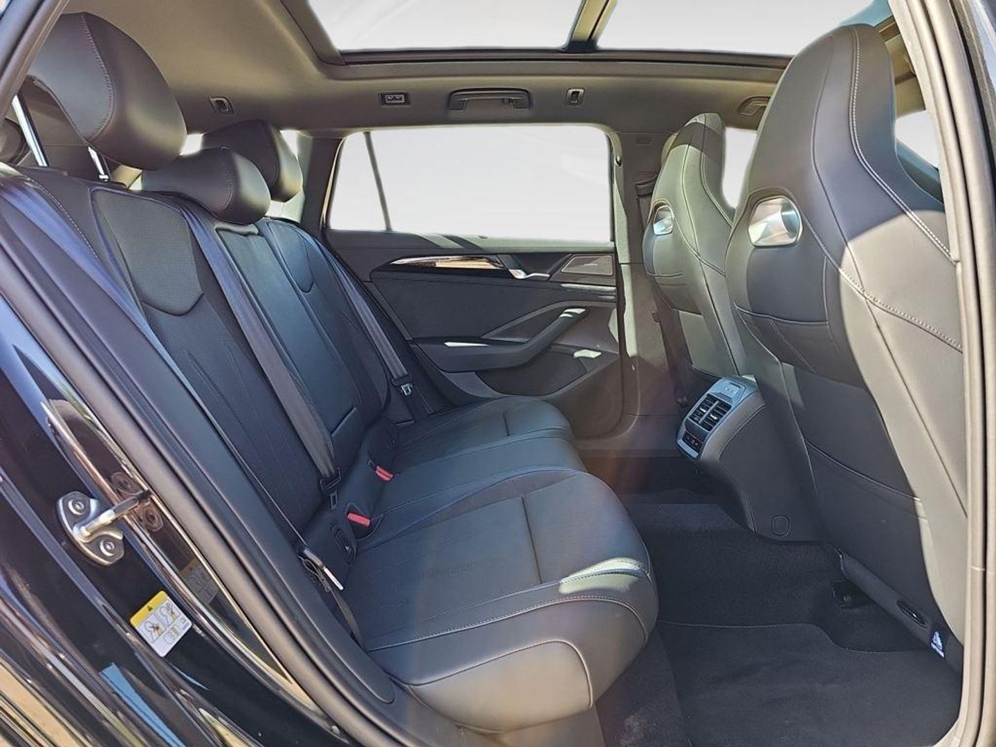 Volkswagen Passat Variant R-Line 1.5 eTSI 110 kW (150 CV) DSG