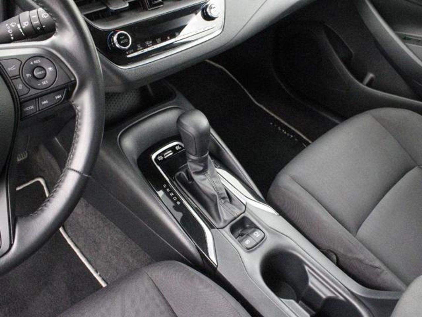 Toyota Corolla 1.8 125H Style E-CVT 90 kW (122 CV)