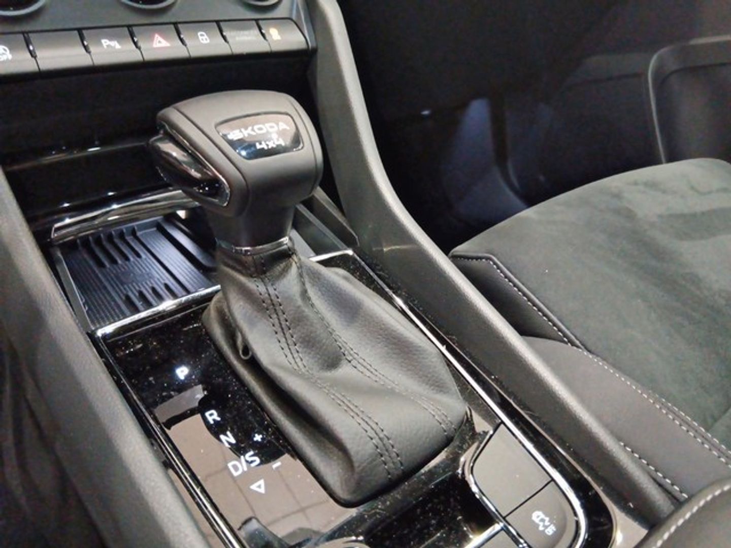 Skoda Karoq 2.0 TDI Design 4X4 DSG 110 kW (150 CV)