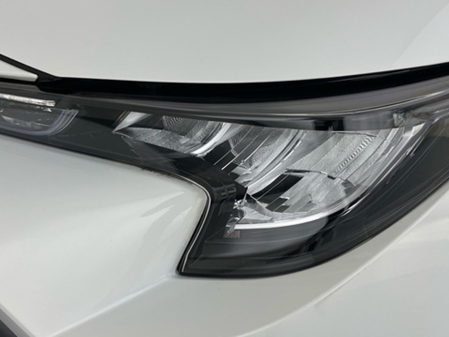 Toyota Corolla 1.8 125H Business Plus E-CVT 90 kW (122 CV)