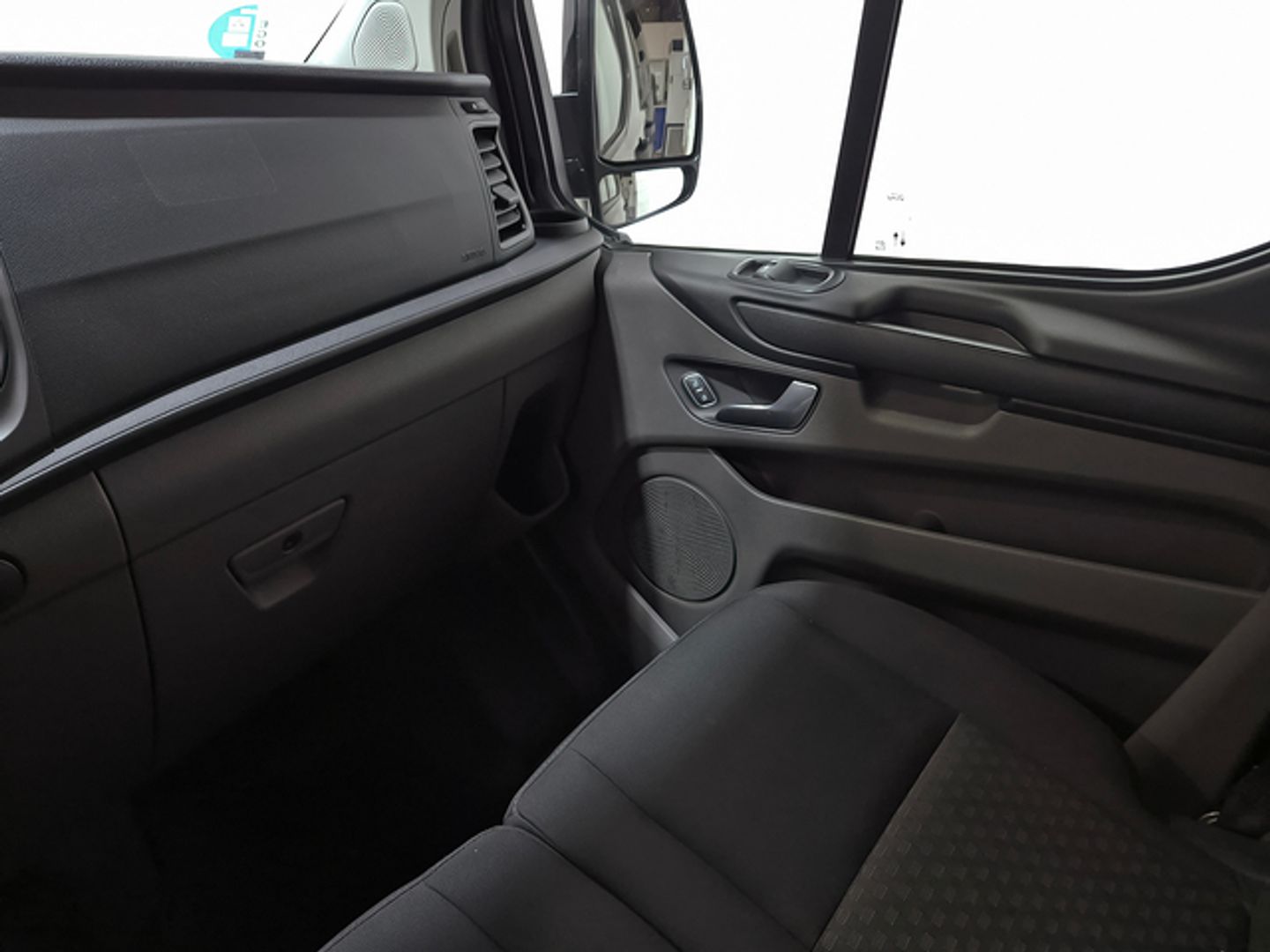 Ford Transit Custom Kombi 2.0 TDCI MHEV 320 L1 Trend 96 kW (130 CV)