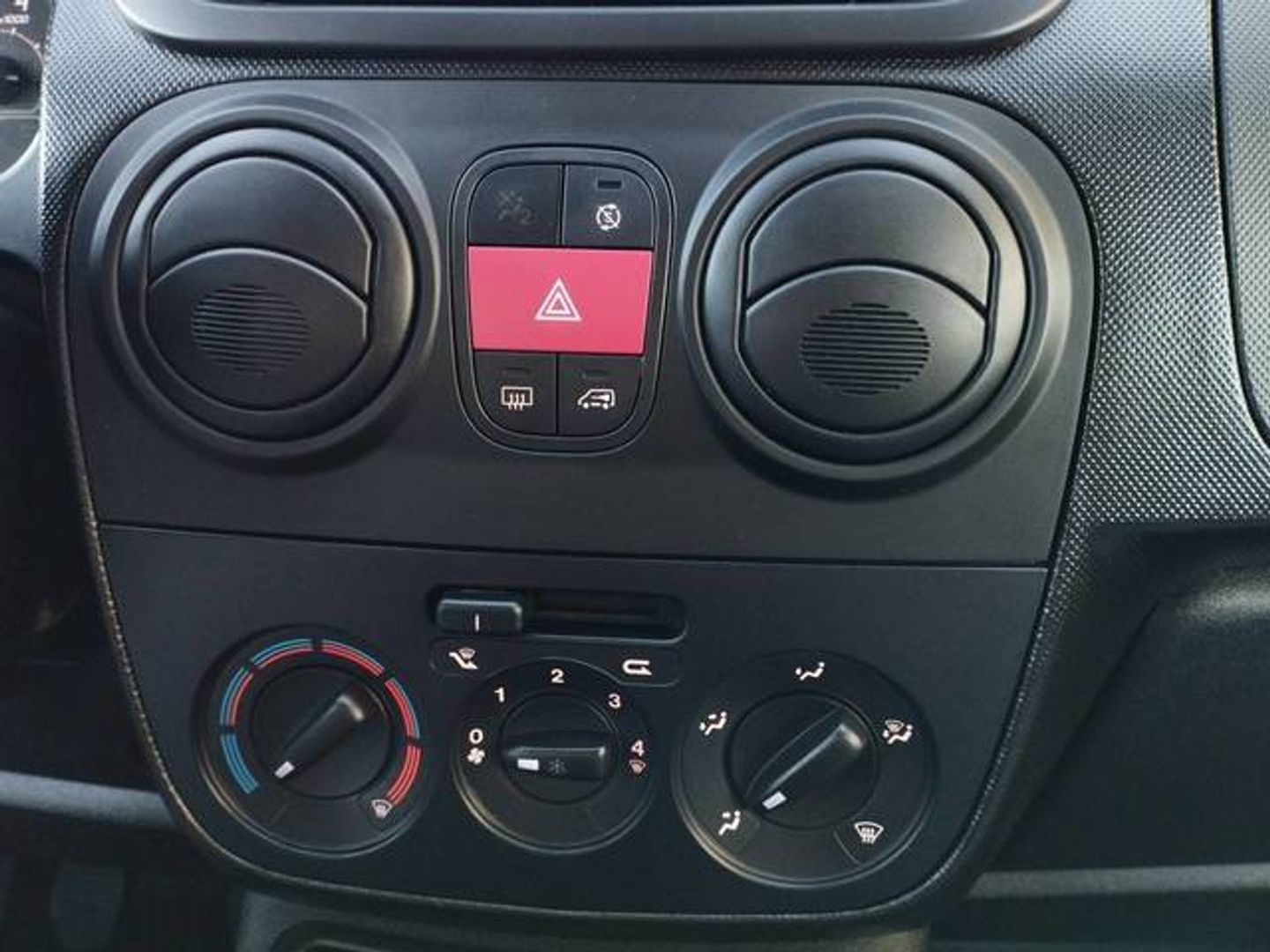 Fiat Fiorino Cargo Furgon 1.3 Multijet SX N1 70 kW (95 CV)