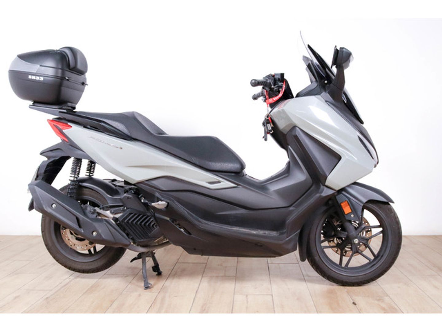 Honda Forza 125 Gris Motorcycle