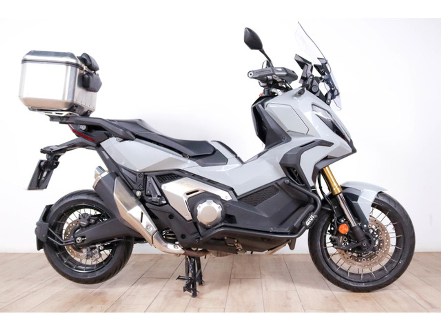 Honda X-ADV Blanco Motorcycle