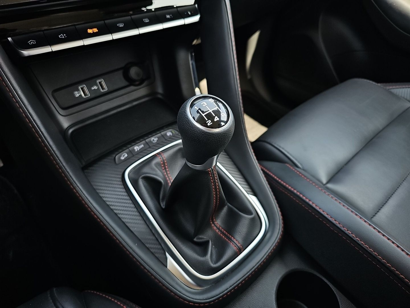 MG ZS 1.5 Luxury 78 kW (106 CV)