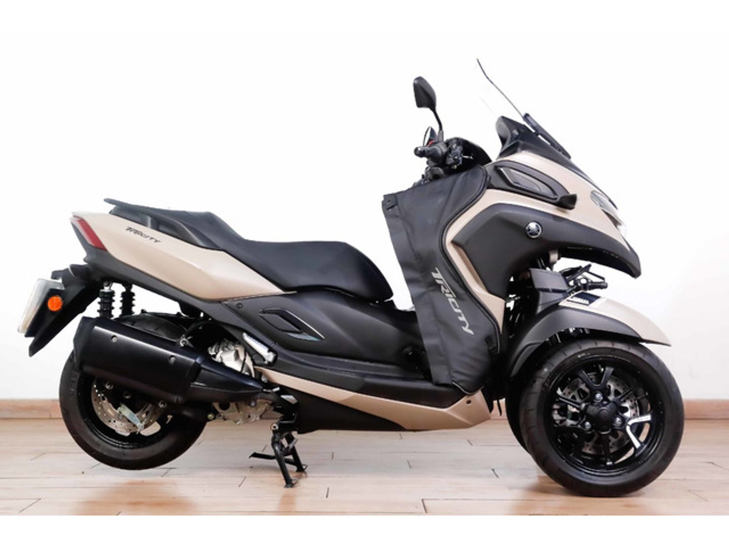 YAMAHA Tricity 300
