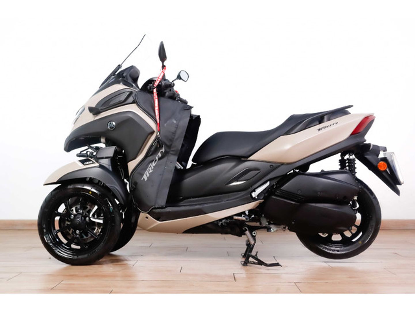 YAMAHA Tricity 300