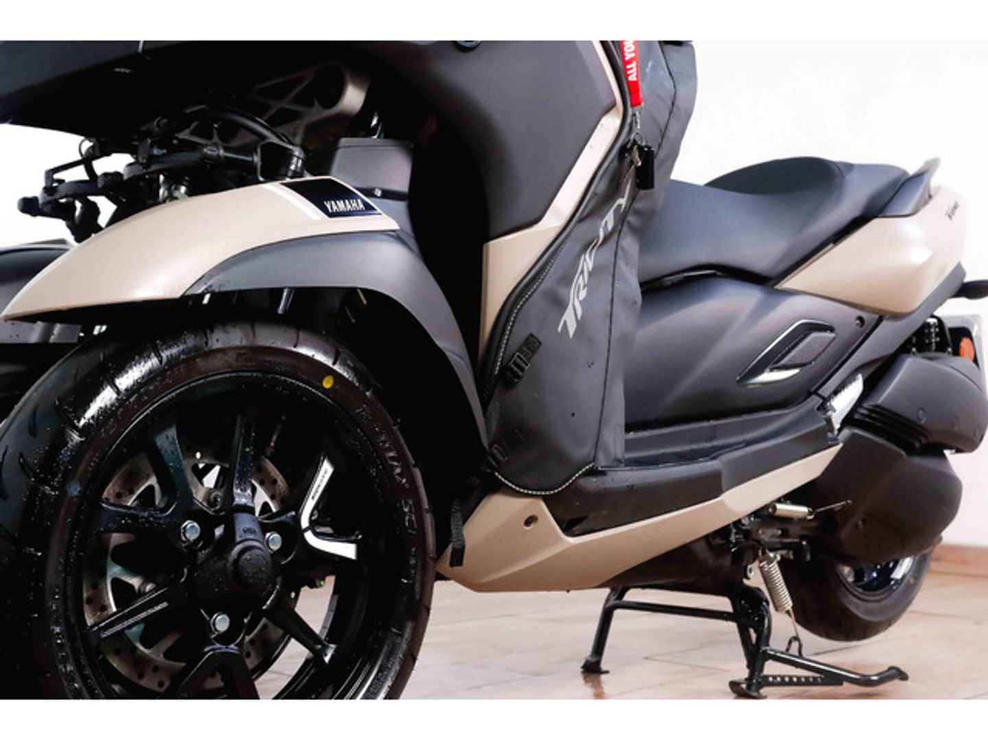 YAMAHA Tricity 300