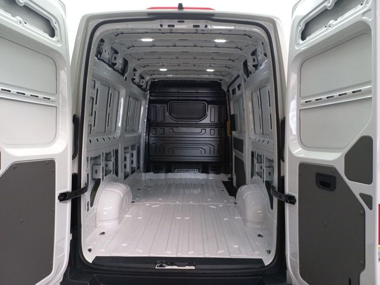 Volkswagen Crafter Furgon Batalla Media TN 2.0 TDI L3H2 103 kW (140 CV) Auto 3.500