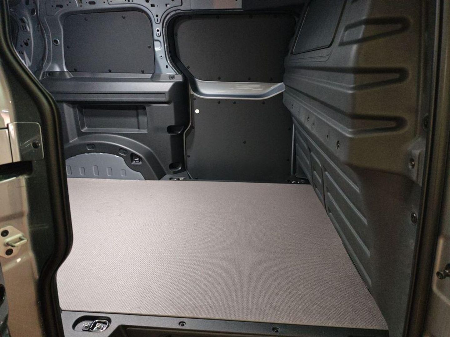 Volkswagen ID. BUZZ Cargo 210 kW (286 CV)
