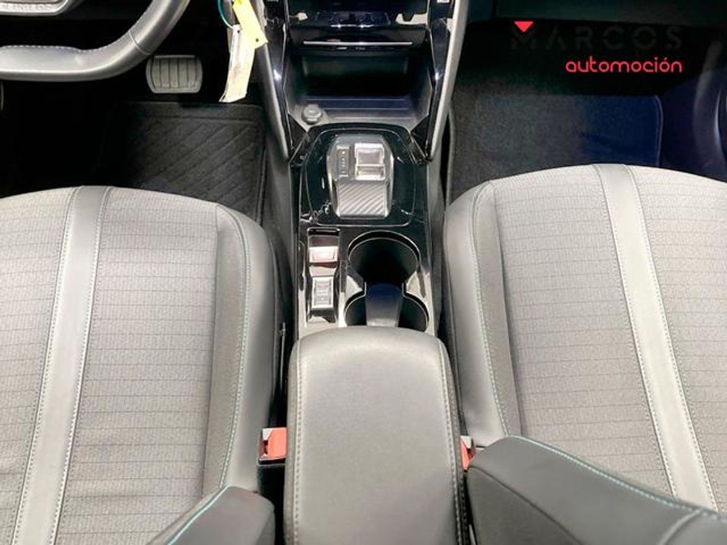 Peugeot 2008 PureTech 130 S&S Allure EAT8 96 kW (130 CV)
