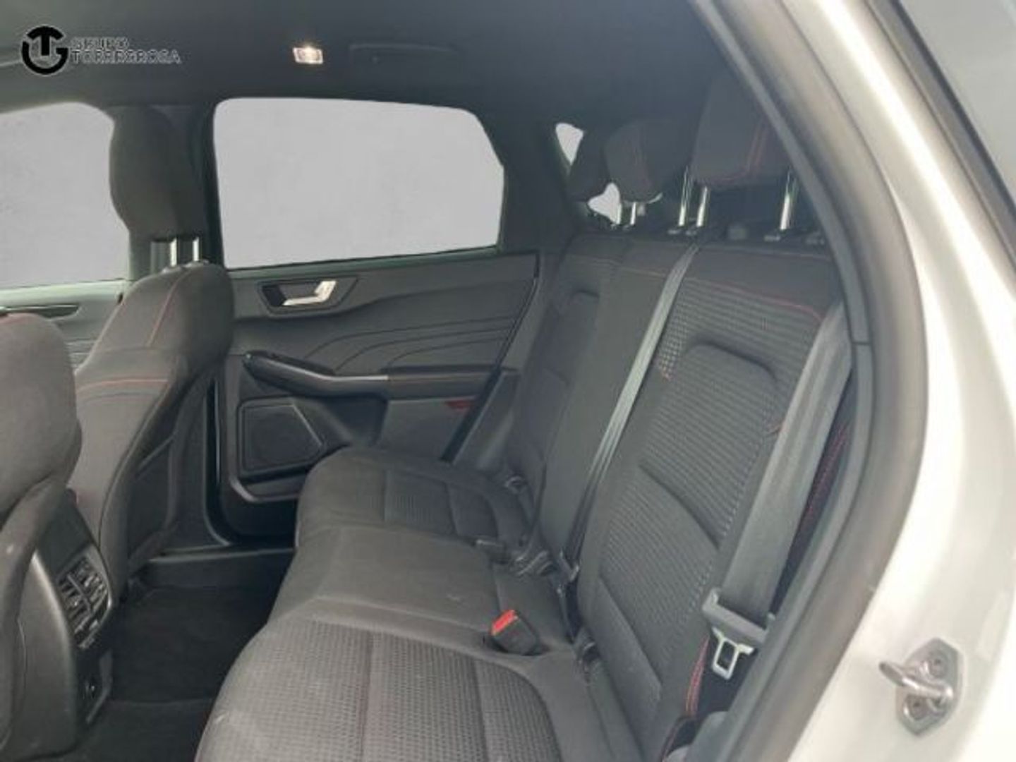 Ford Kuga 2.5 Duratec FHEV ST-Line Auto 140 kW (190 CV)