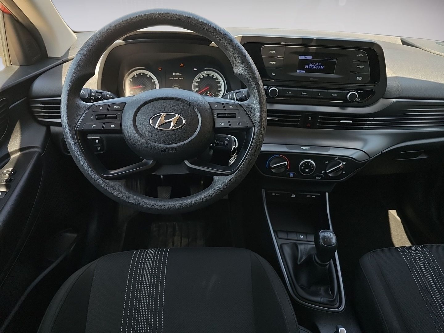 Hyundai i20 1.2 MPI SLE 63 kW (85 CV)