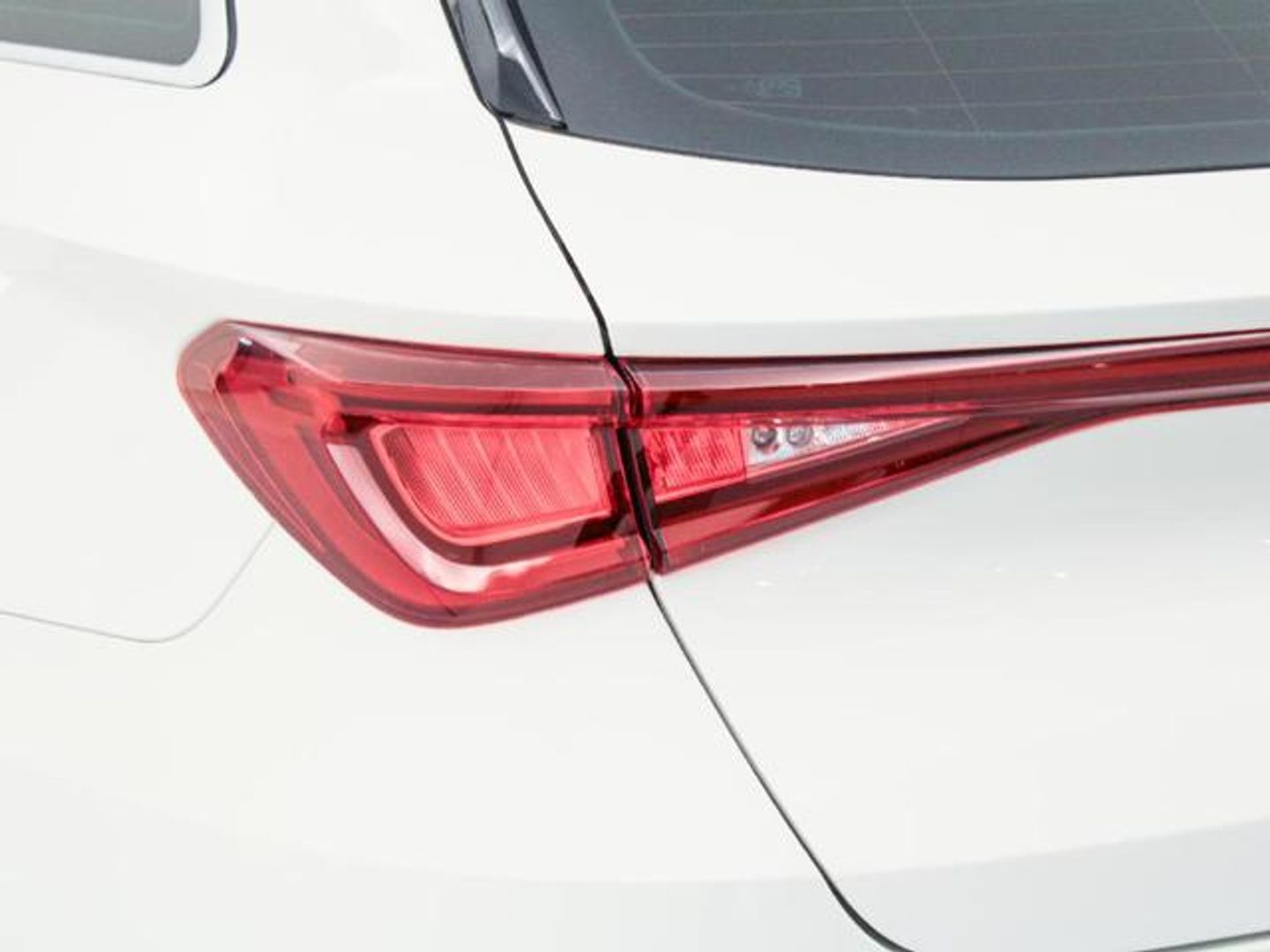 SEAT Leon ST 1.5 eTSI S&S Xcellence Go L DSG 110 kW (150 CV)