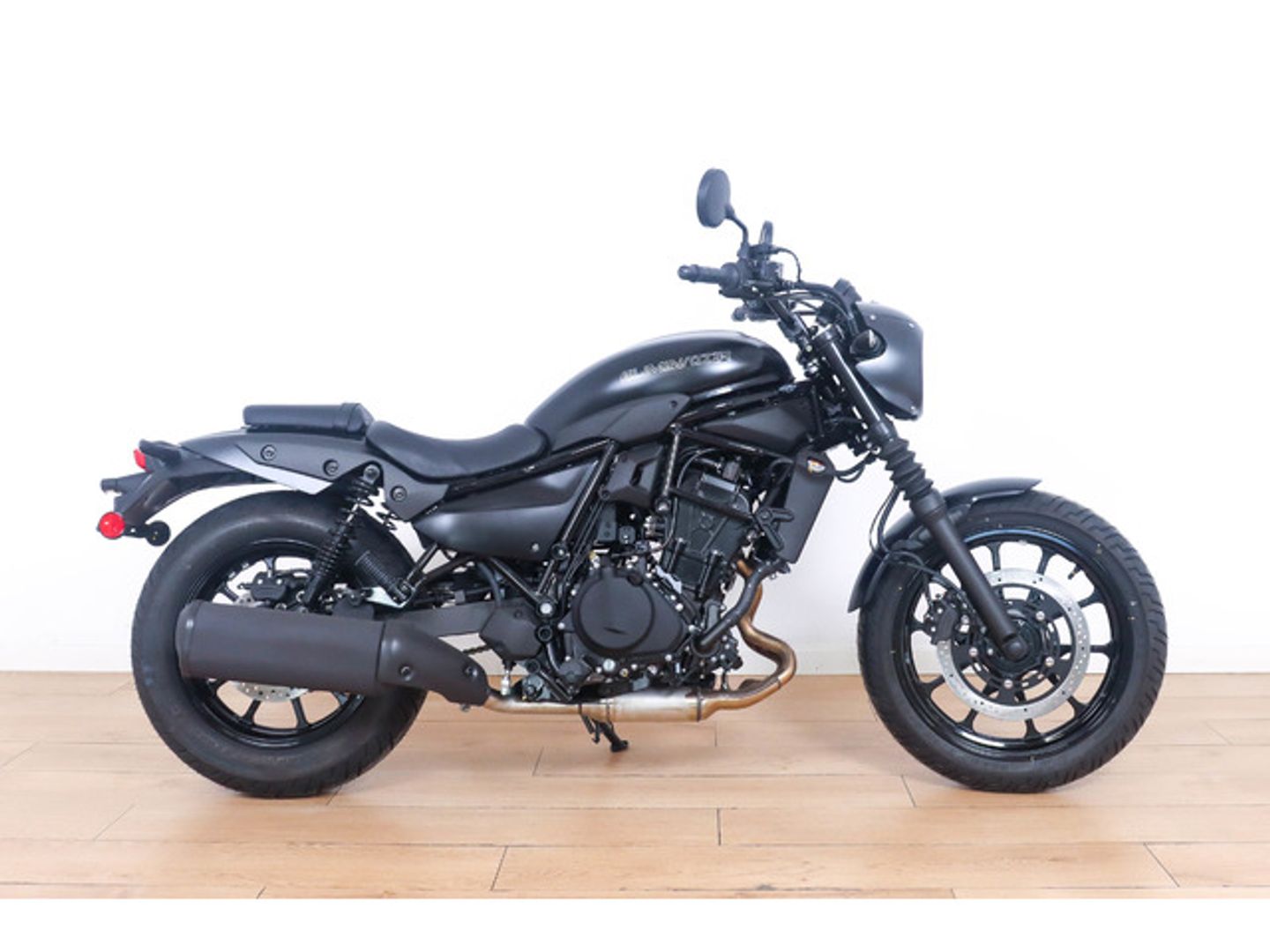 Kawasaki Eliminator 500 Negro Motorcycle