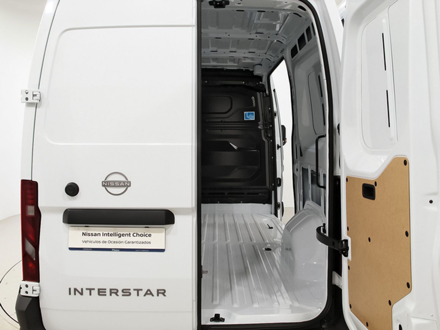 Nissan Interstar Furgon 2.3 dCi L2H2 3,5T FWD Acenta 96 kW (130 CV)