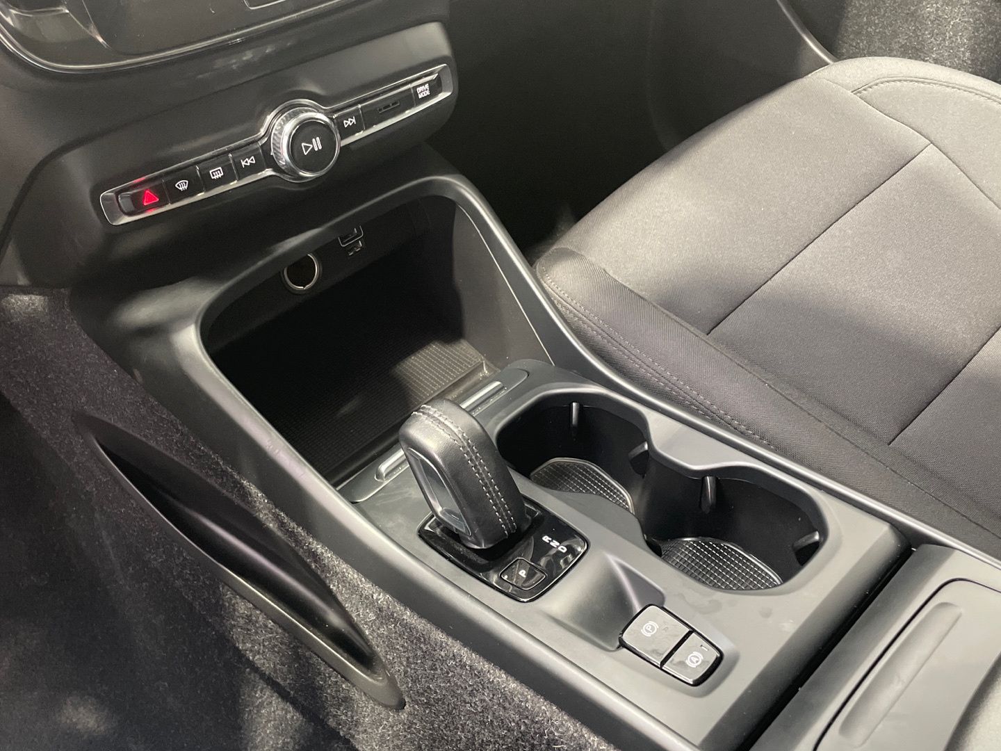 Volvo XC40 B4 G Momentum Pro Auto 145 kW (197 CV)