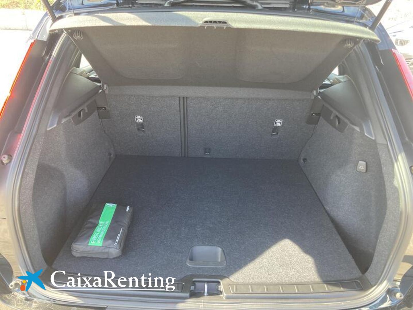 Volvo XC40 T2 Momentum Core Auto 95 kW (129 CV)