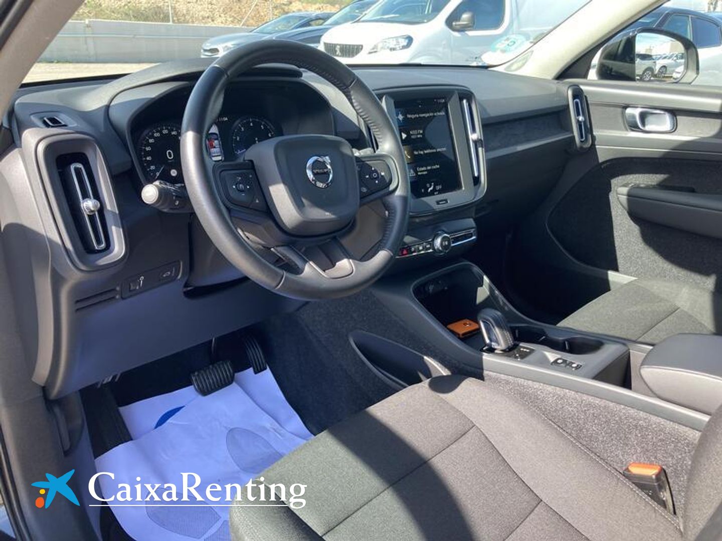 Volvo XC40 T2 Momentum Core Auto 95 kW (129 CV)