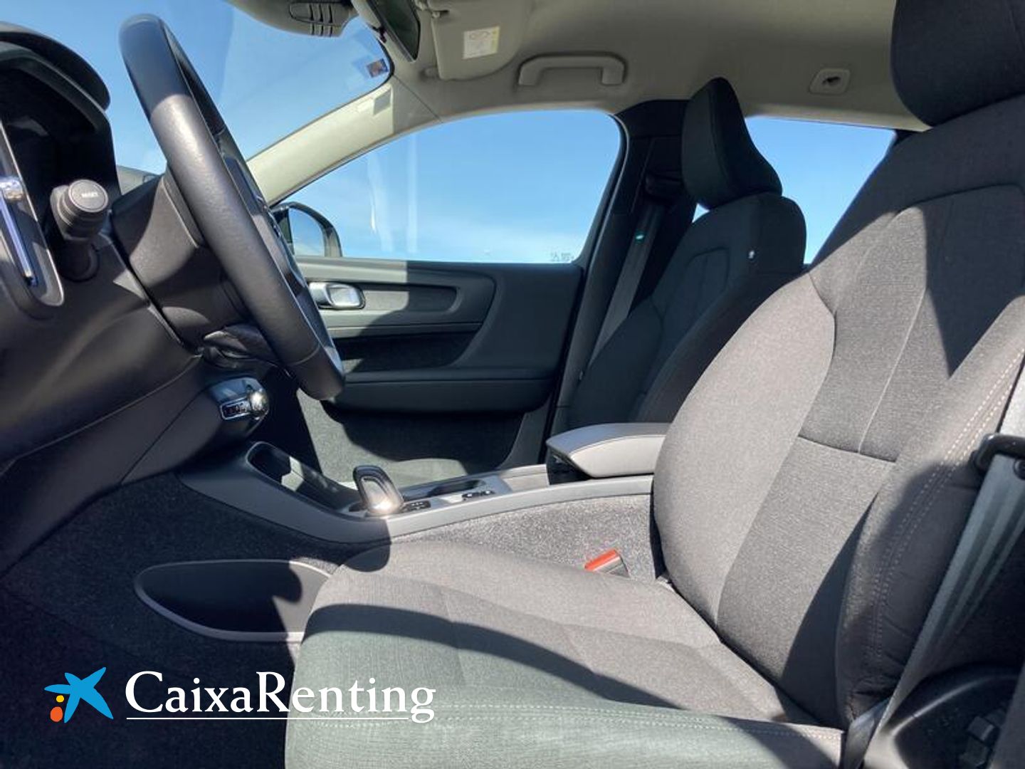 Volvo XC40 T2 Momentum Core Auto 95 kW (129 CV)