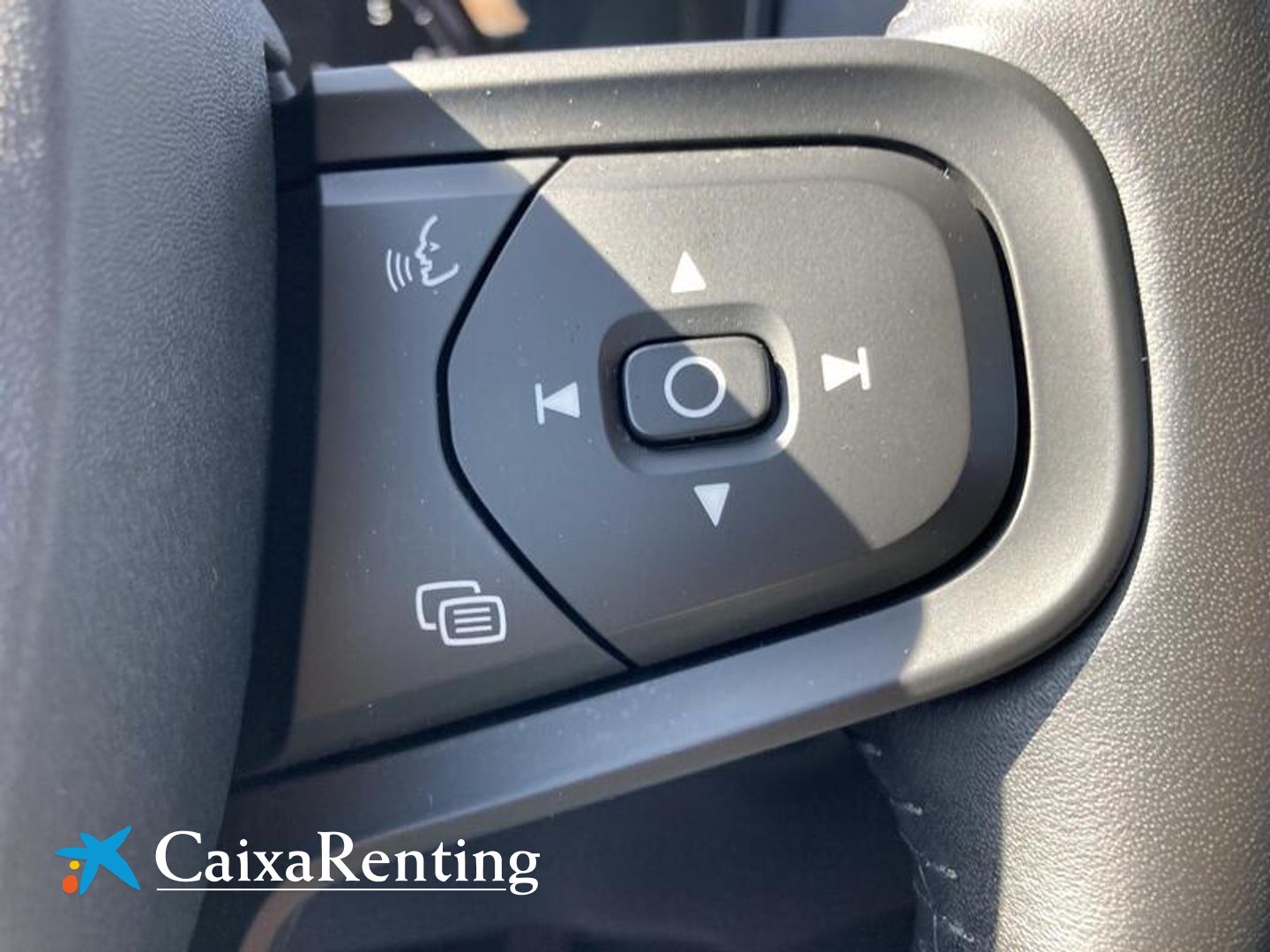 Volvo XC40 T2 Momentum Core Auto 95 kW (129 CV)