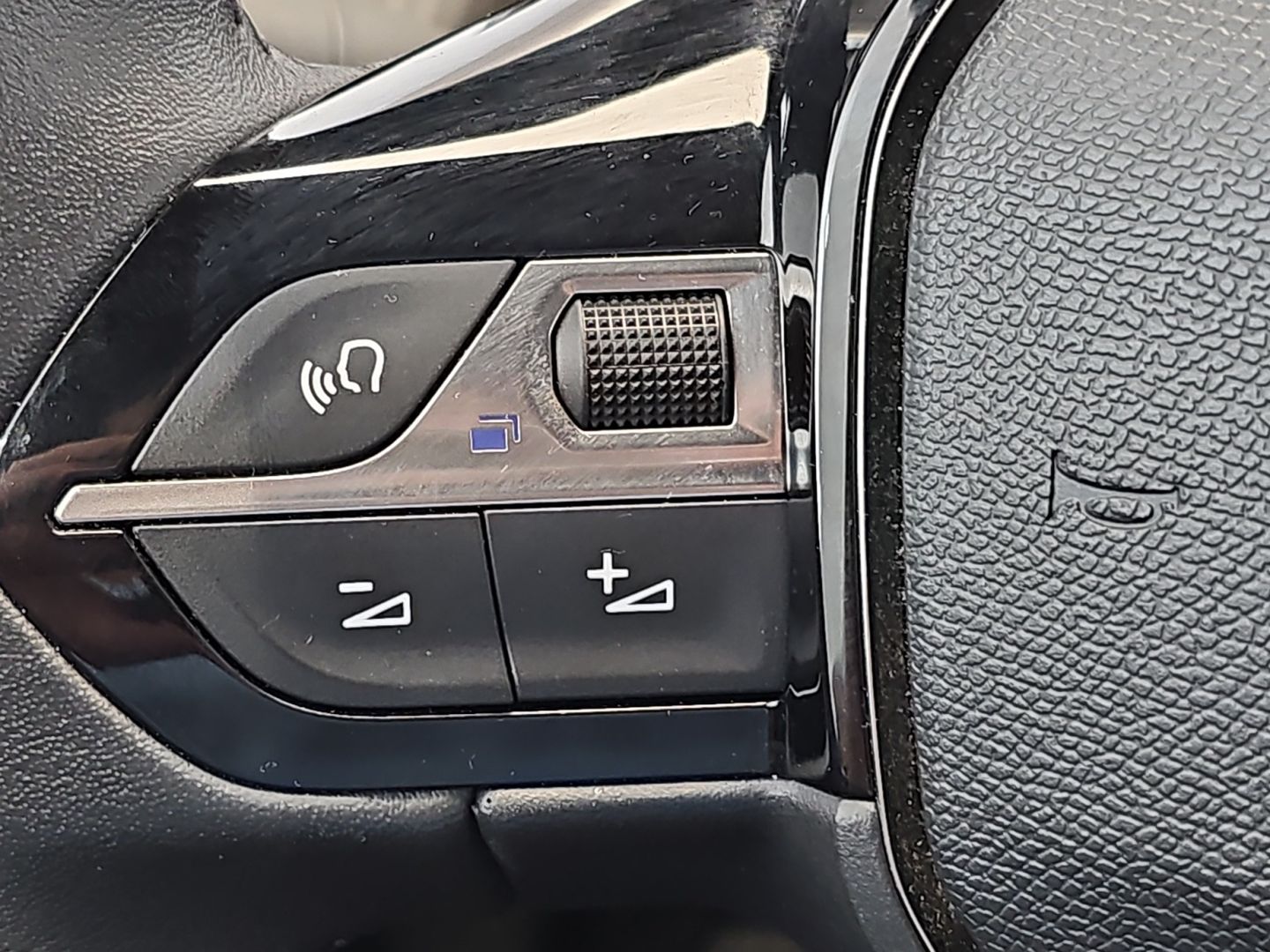 Peugeot 2008 PureTech 100 S&S Allure Pack 75 kW (100 CV)