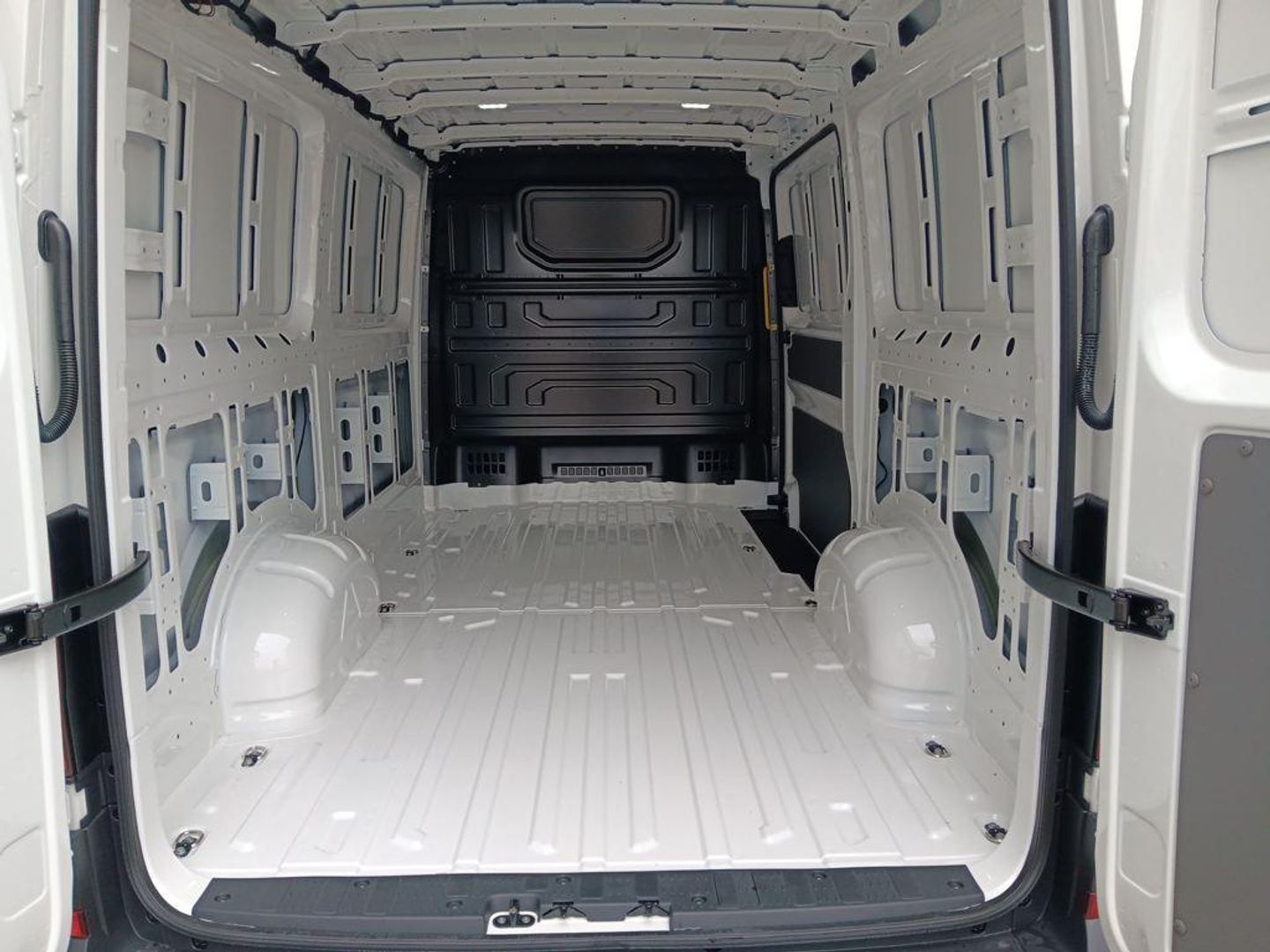 Volkswagen Crafter Furgon Batalla Media TN 2.0 TDI 103 kW (140 CV) 3.500