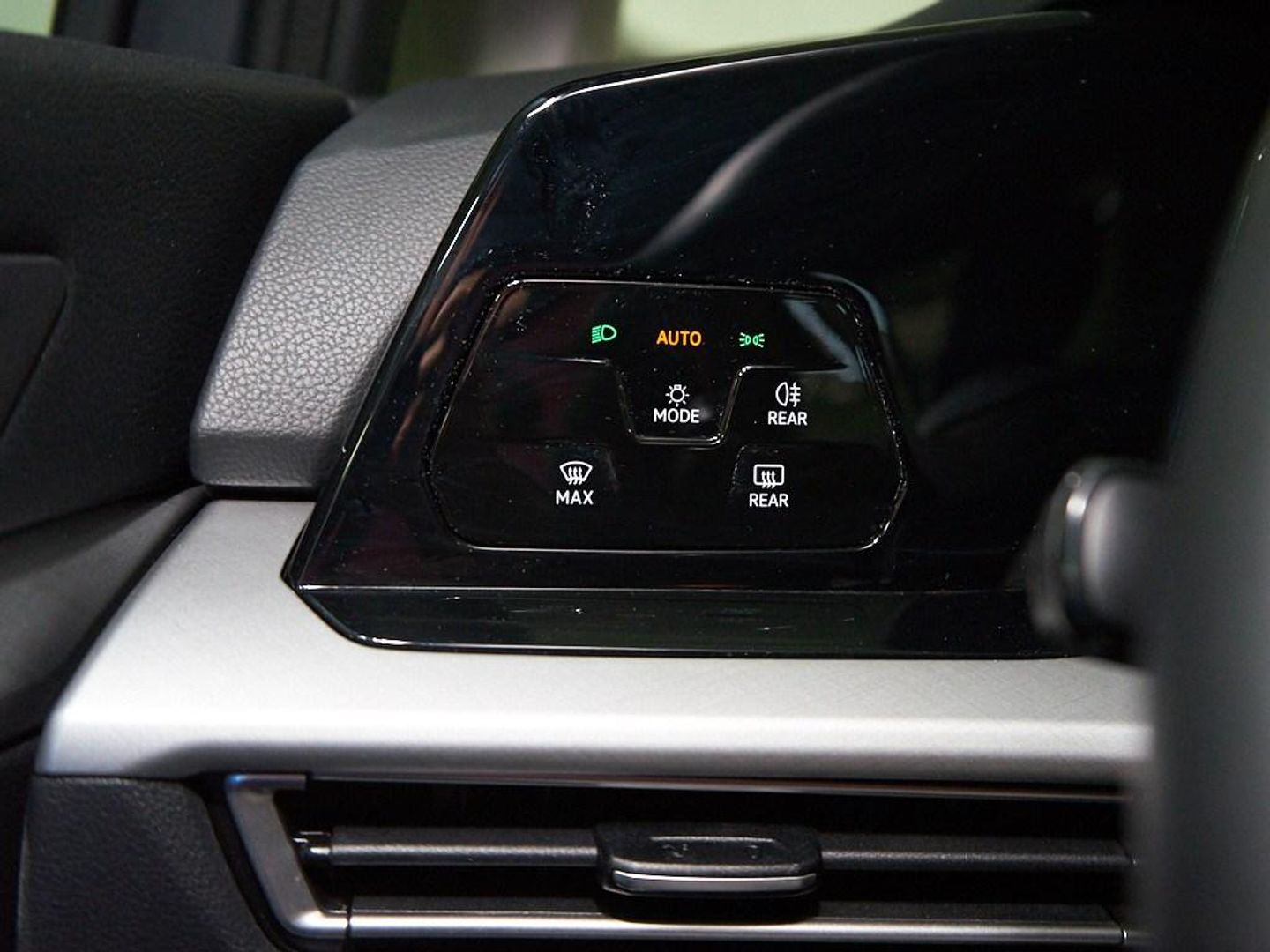 Volkswagen Golf Life 1.0 eTSI 81 kW (110 CV) DSG