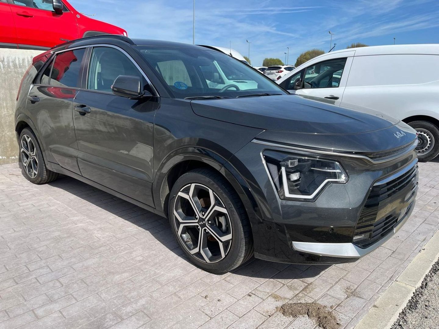 Kia Niro 1.6 GDi PHEV Drive 135 kW (183 CV) Gris Sedan