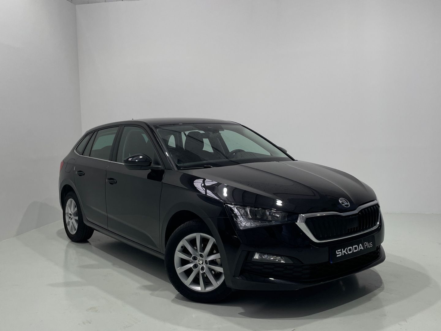 Skoda Scala 1.0 TSI Ambition 81 kW (110 CV) Negro Compact
