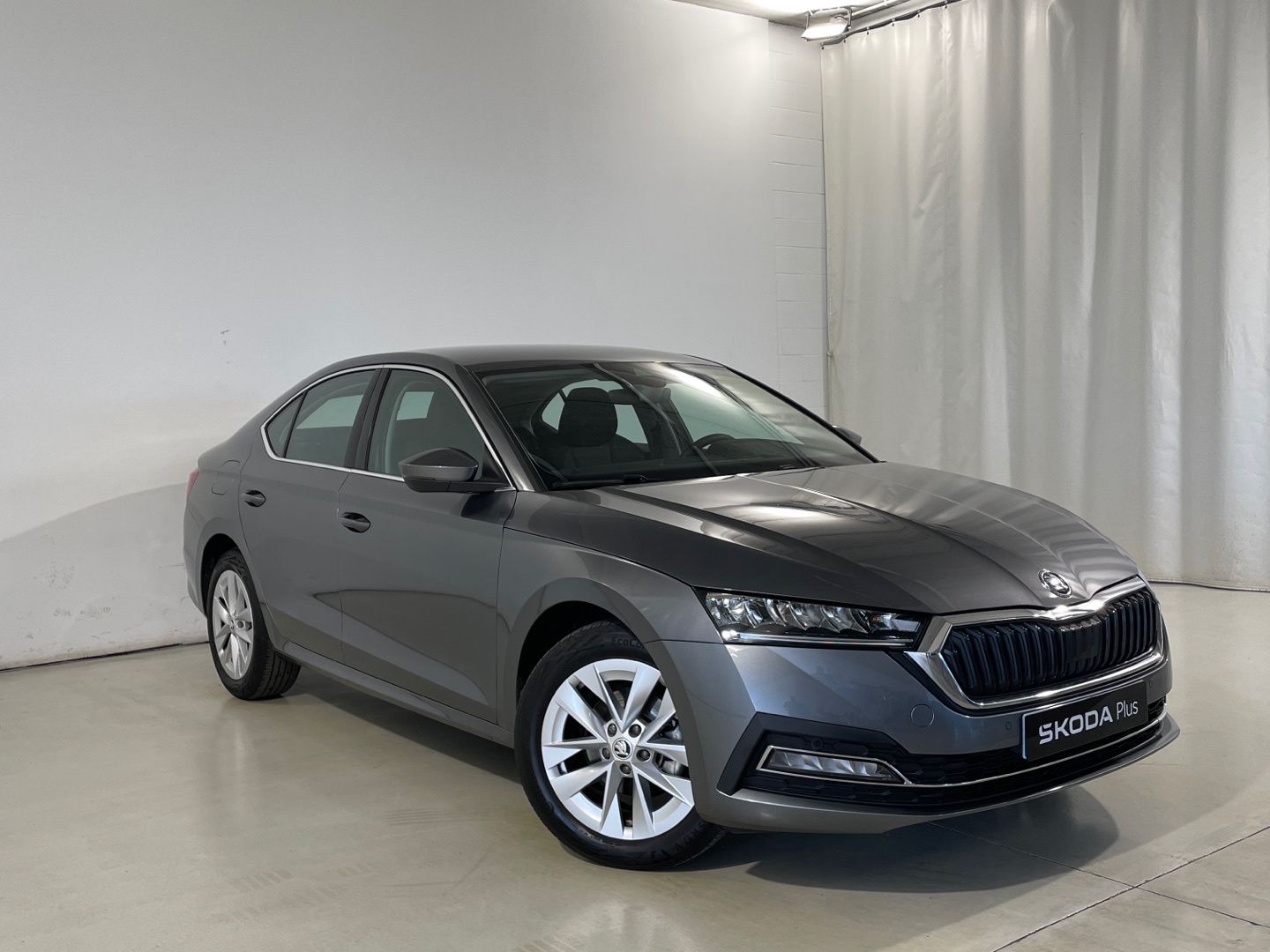 Skoda Octavia 1.5 TSI m-HEV Selection DSG 110 kW (150 CV) Gris Sedan